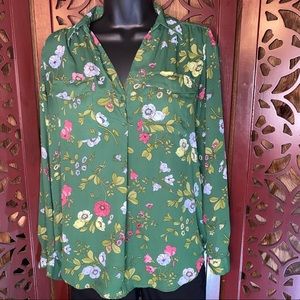 Ann Taylor Floral Petite Green Long Sleeve blouse
